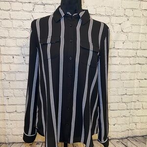 Established 1962 blouse size small